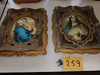 Lot 259 - devotie kaders met verlichting. 2 stuks - afbeelding 1 van  6