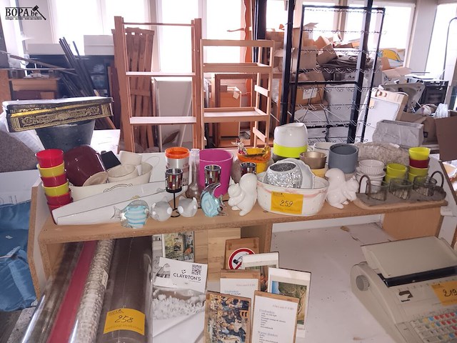 Lot 259 - lot decoratie - afbeelding 1 van  5