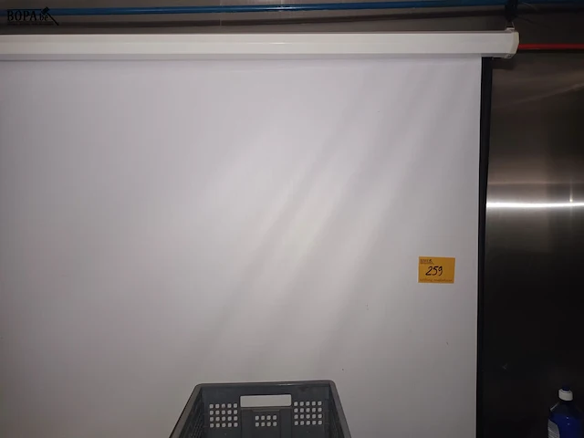 Lot 259 - projectie scherm - afbeelding 1 van  3