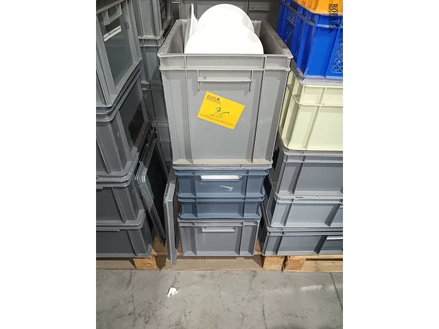 Lot 26 - dessertdordjes parvasal 140 stuks - afbeelding 2 van  2
