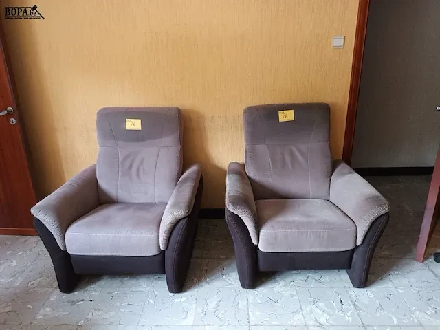 Lot 26 - grijze salon - afbeelding 2 van  5