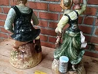 Lot 26 - grote porseleinen beelden, koppel - afbeelding 4 van  5