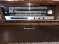 Lot 26 - grundig radiomeubel - afbeelding 2 van  3