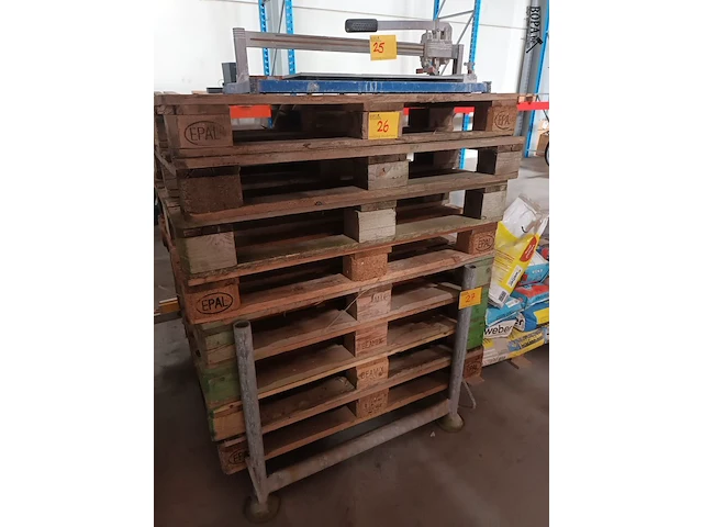 Lot 26 - houten palletten. 8 stuks - afbeelding 1 van  3