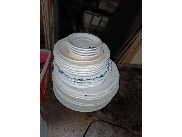 Lot 26 - keukengerei en borden - afbeelding 4 van  4