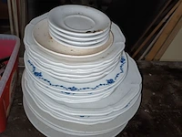 Lot 26 - keukengerei en borden - afbeelding 4 van  4