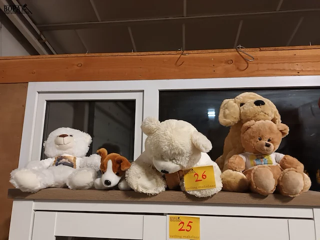 Lot 26 - knuffels. 5 stuks - afbeelding 1 van  3