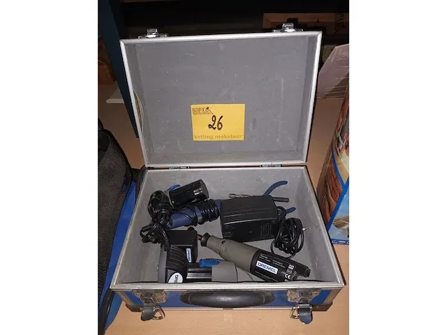 Lot 26 - koffer met multitools - afbeelding 1 van  3