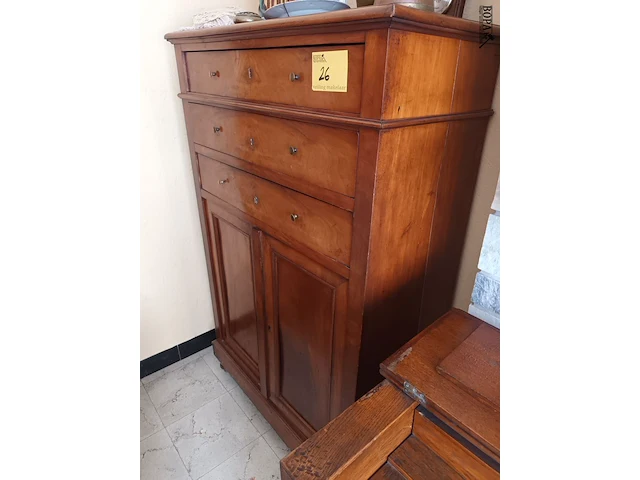 Lot 26 - ladekast met inhoud - afbeelding 2 van  4