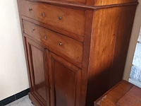 Lot 26 - ladekast met inhoud - afbeelding 2 van  4
