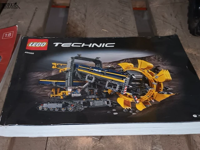 Lot 26 - lego technic emmerwiel graafmachine - afbeelding 5 van  5