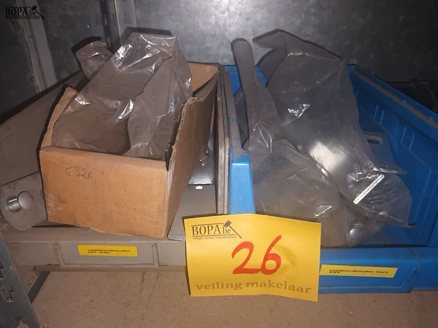 Lot 26 - lot spatbordhouders - afbeelding 8 van  8