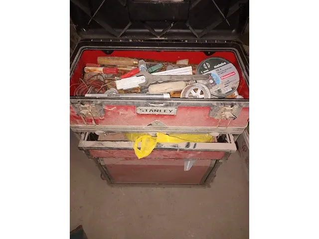 Lot 26 - materiaalkoffers deels gevuld. 2 stuks - afbeelding 3 van  4