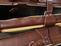 Lot 26 - set valiezen namaakleder, 3 stuks en 1 handbagage - afbeelding 4 van  6