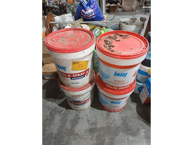 Lot 26 - speciaal plamuur en voegpasta. 4 stuks - afbeelding 1 van  3