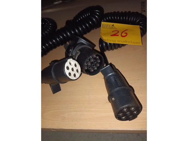 Lot 26 - spiraal verlengkabel - afbeelding 2 van  2