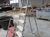 Lot 26 - trapladders 2 stuks - afbeelding 3 van  3