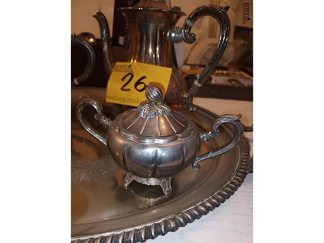 Lot 26 - verzilverd koffieset op plateau - afbeelding 2 van  5