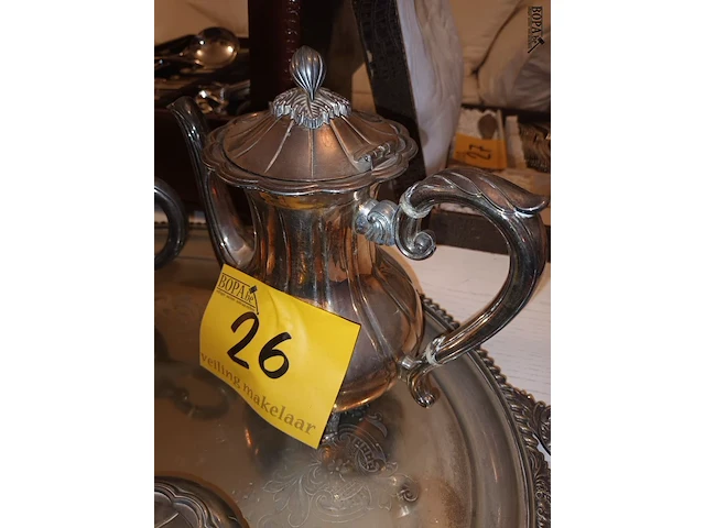 Lot 26 - verzilverd koffieset op plateau - afbeelding 5 van  5