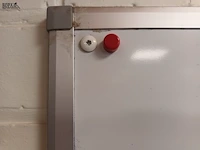 Lot 26 - whiteboard en vuilnismanden - afbeelding 3 van  4
