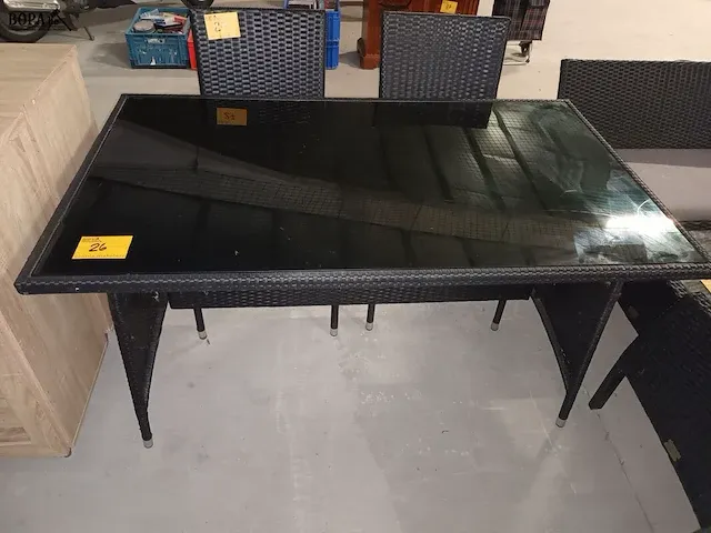 Lot 26 - wicker tuintafel - afbeelding 1 van  4