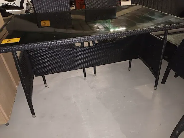 Lot 26 - wicker tuintafel - afbeelding 2 van  4