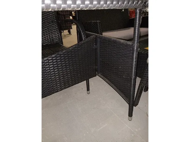 Lot 26 - wicker tuintafel - afbeelding 3 van  4