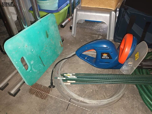 Lot 260 - doe-het-zelf materiaal. 12 stuks - afbeelding 2 van  4