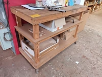 Lot 260 - houten werkbank - afbeelding 2 van  3