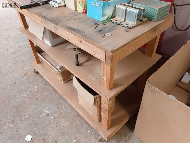 Lot 260 - houten werkbank - afbeelding 3 van  3
