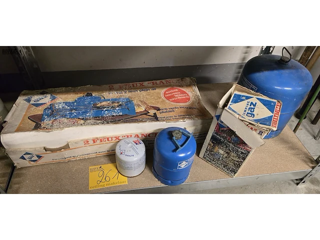Lot 261 - campinggaz kookplaat, fles... - afbeelding 1 van  6