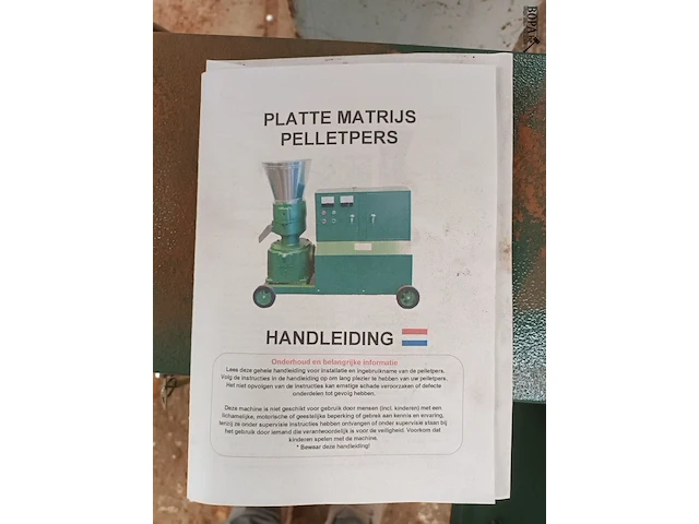Lot 261 - pellet machine - afbeelding 3 van  4