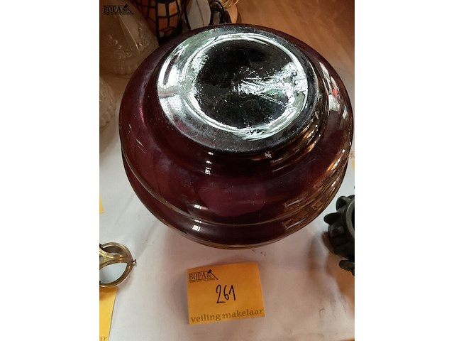 Lot 261 - vaas art deco in amethistkleur - afbeelding 3 van  3