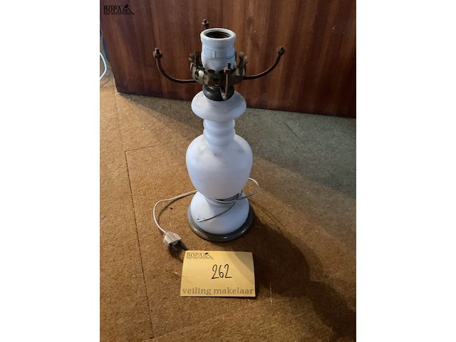 Lot 262 - albasten voet van tafellamp - afbeelding 1 van  2