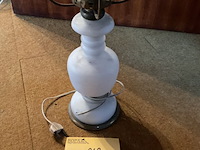 Lot 262 - albasten voet van tafellamp - afbeelding 1 van  2