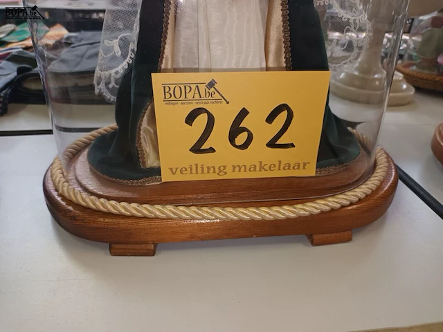Lot 262 - globe met maria - afbeelding 3 van  3