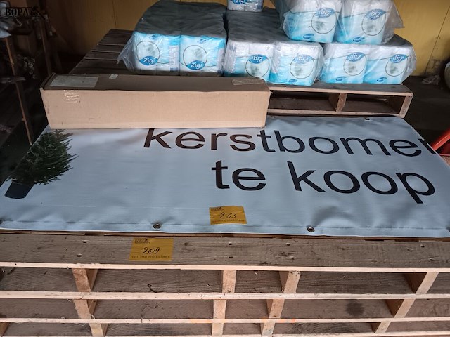 Lot 263 - banners. 2 stuks - afbeelding 1 van  3