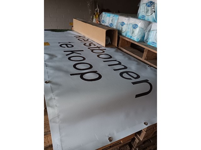 Lot 263 - banners. 2 stuks - afbeelding 2 van  3