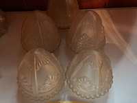 Lot 264 - lampenkappen in mat glas - afbeelding 1 van  2