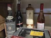 Lot 265 - diverse flessen, pinot noir, jenever, port en kurkendraaier - afbeelding 1 van  7