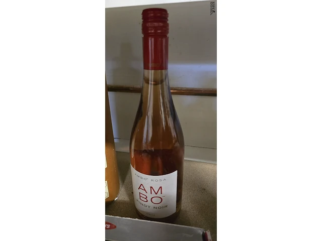 Lot 265 - diverse flessen, pinot noir, jenever, port en kurkendraaier - afbeelding 4 van  7