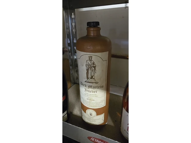 Lot 265 - diverse flessen, pinot noir, jenever, port en kurkendraaier - afbeelding 5 van  7
