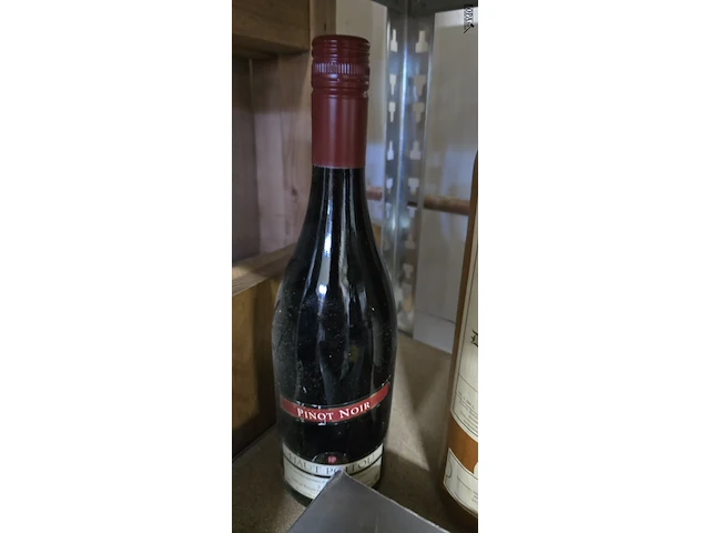 Lot 265 - diverse flessen, pinot noir, jenever, port en kurkendraaier - afbeelding 6 van  7