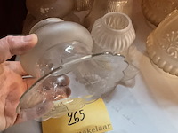 Lot 265 - diverse glazen lampenkappen - afbeelding 2 van  4