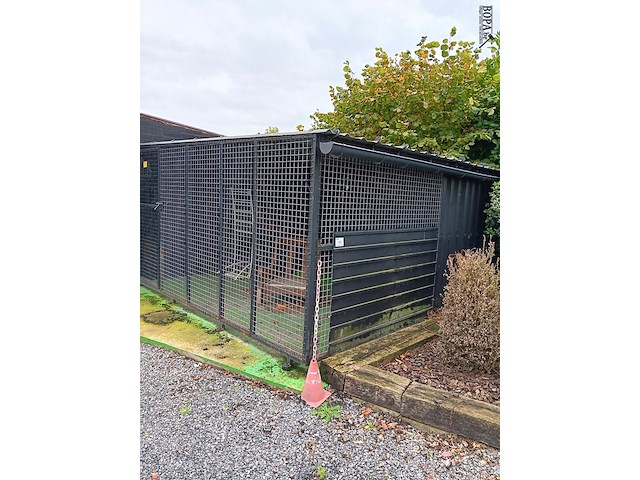 Lot 265 - hondenkennel - afbeelding 1 van  6
