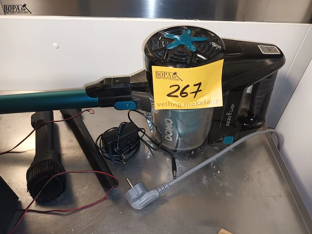 Lot 267 - steelstofzuiger domo - afbeelding 1 van  4