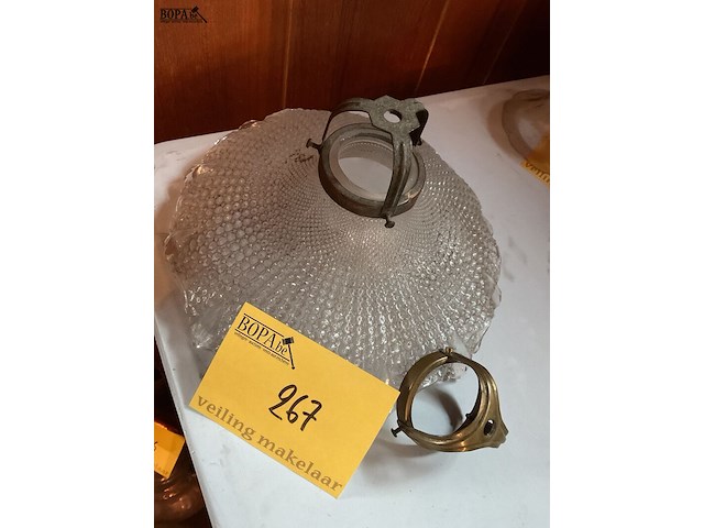 Lot 267 - zware glazen hanglamp - afbeelding 1 van  2