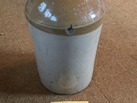 Lot 268 - britse militaire rumkruik - afbeelding 2 van  3