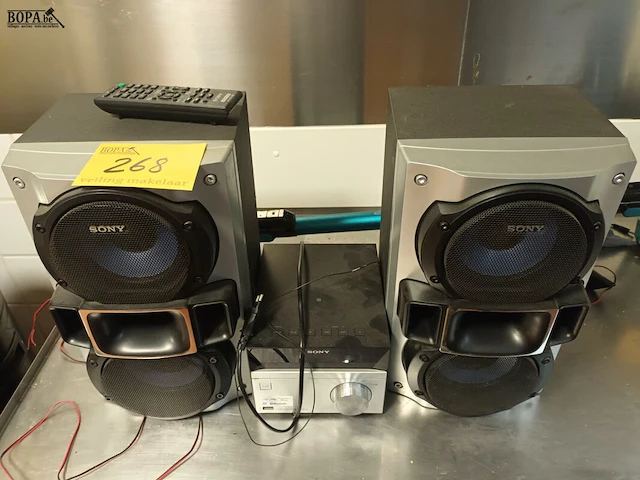 Lot 268 - cd speler sony - afbeelding 1 van  5