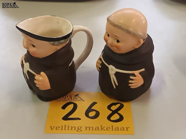 Lot 268 - melkkan en suikerpotje goebel - afbeelding 1 van  5